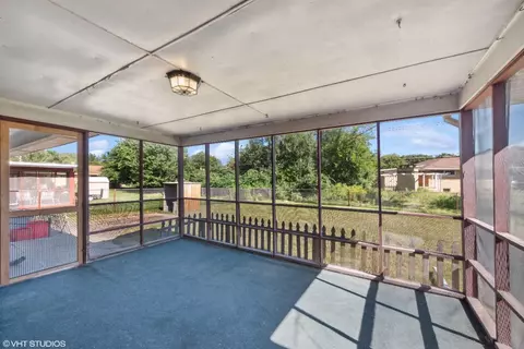6555 Birch Pl, Gary, IN 46403 photo 3