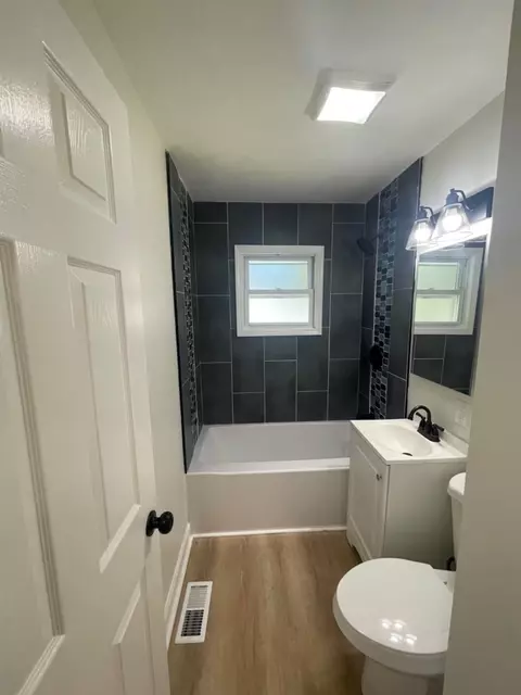 952 E 48th Pl, Gary, IN 46409 photo 6