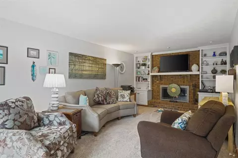 52034 Hickory Rd, Granger, IN 46530 photo 4