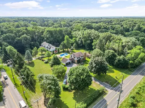 52034 Hickory Rd, Granger, IN 46530 photo 1