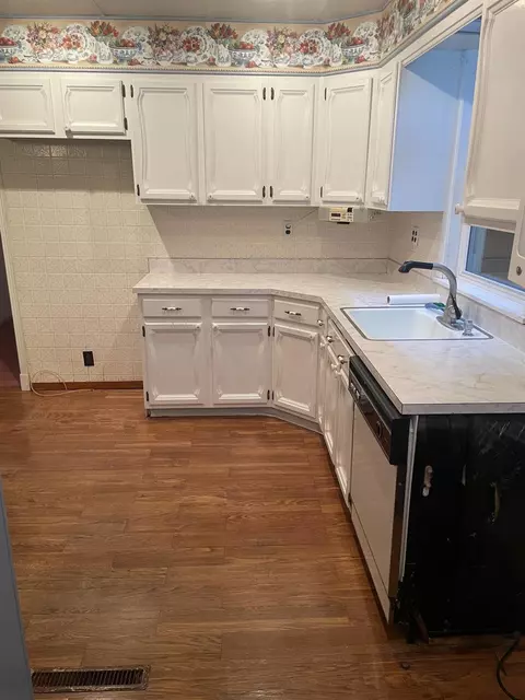 1946 Davis Ave, Whiting, IN 46394 photo 2