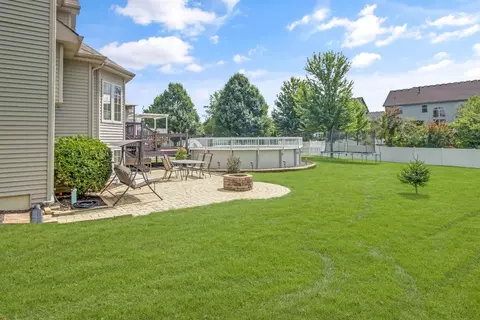 8975 Birch Ln, Saint John, IN 46373 photo 4