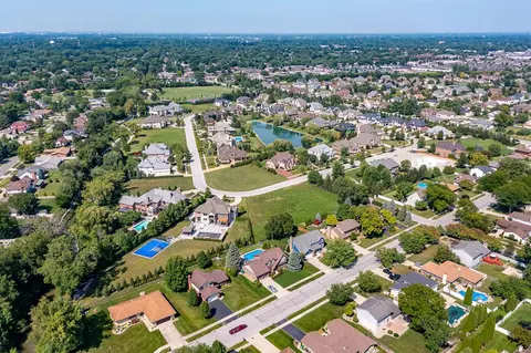 1405 Park West Cir, Munster, IN 46321 photo 3