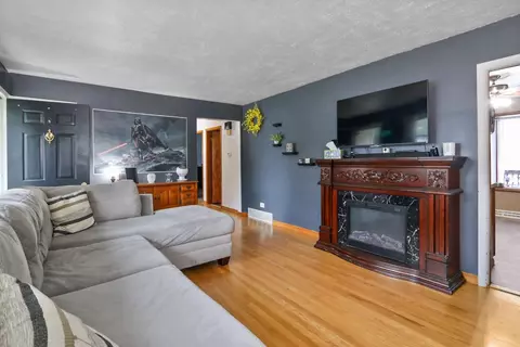 1103 E Oak St, Griffith, IN 46319 photo 4