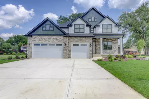 8147 Castle Dr, Munster, IN 46321 photo 1