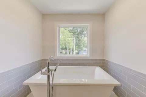 8147 Castle Dr, Munster, IN 46321 photo 23