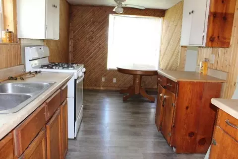 550 E Washington St, Knox, IN 46534 photo 3