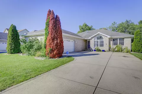 9962 Forest St, Dyer, IN 46311 photo 1