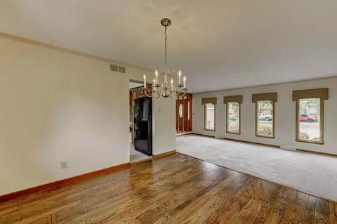 9515 Walnut Dr, Munster, IN 46321 photo 5