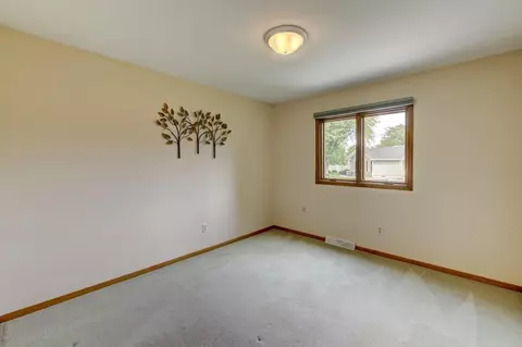 9515 Walnut Dr, Munster, IN 46321 photo 17