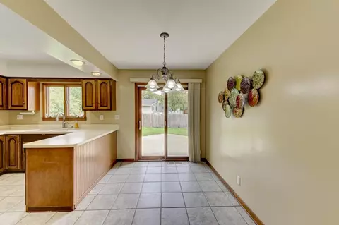 9515 Walnut Dr, Munster, IN 46321 photo 9