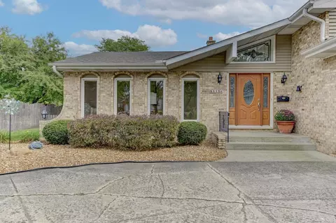 9515 Walnut Dr, Munster, IN 46321 photo 2
