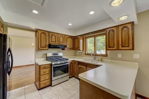 9515 Walnut Dr, Munster, IN 46321 photo 8