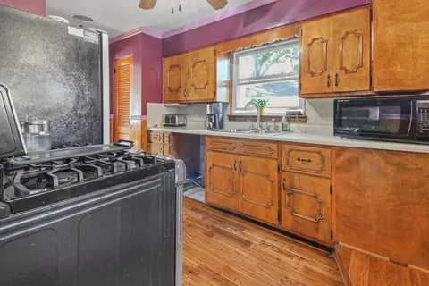 214 N Wright St, Griffith, IN 46319 photo 6