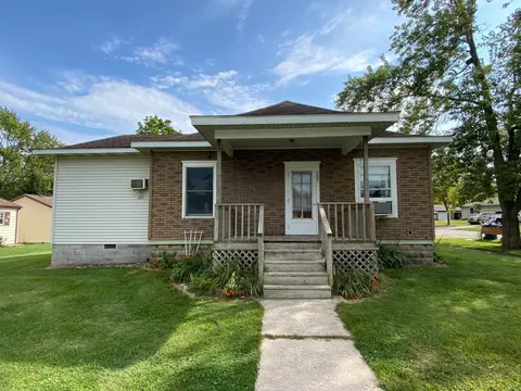 302 E Bates St, Hebron, IN 46341 photo 1