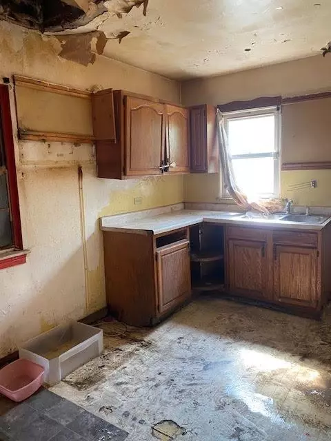 565 Ralston St, Gary, IN 46406 photo 7