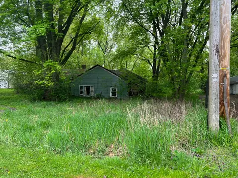 132 James Rd, Griffith, IN 46319 photo 3