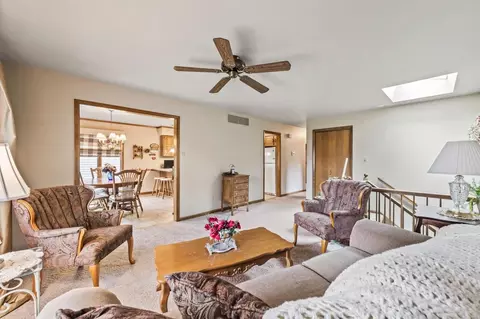 424 S Park Dr, Griffith, IN 46319 photo 7