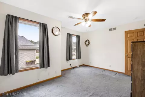 565 Pinecrest Dr, Porter, IN 46304 photo 17
