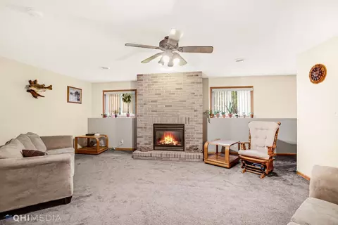 565 Pinecrest Dr, Porter, IN 46304 photo 9