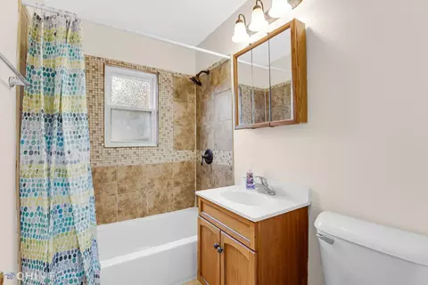 1059 E 35th Pl, Gary, IN 46409 photo 8
