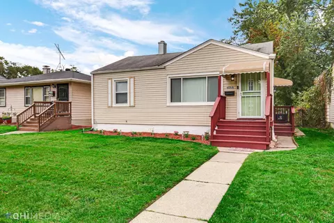 1059 E 35th Pl, Gary, IN 46409 photo 2