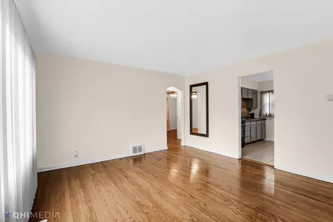 1059 E 35th Pl, Gary, IN 46409 photo 4