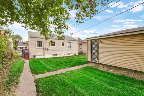 1059 E 35th Pl, Gary, IN 46409 photo 13