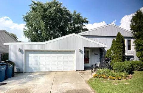 710 Darcy Ln, Griffith, IN 46319 photo 1