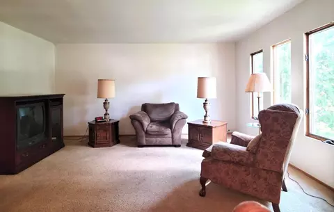 710 Darcy Ln, Griffith, IN 46319 photo 3