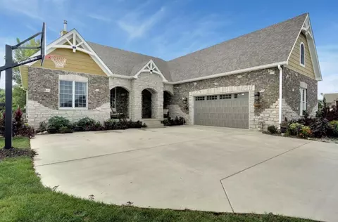 100 Bergamo Ln, Crown Point, IN 46307 photo 2