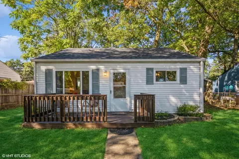 3192 Sobieski St, New Chicago, IN 46342 photo 1