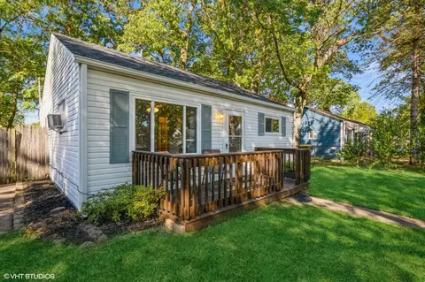 3192 Sobieski St, New Chicago, IN 46342 photo 2