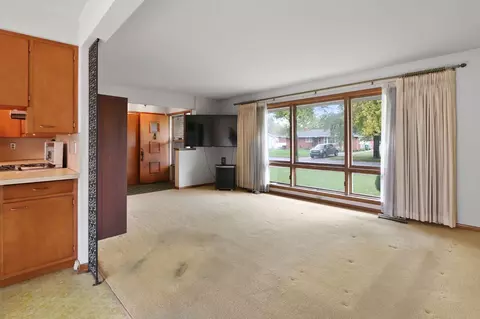 8445 Forest Ave, Munster, IN 46321 photo 7