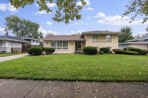 8445 Forest Ave, Munster, IN 46321 photo 1