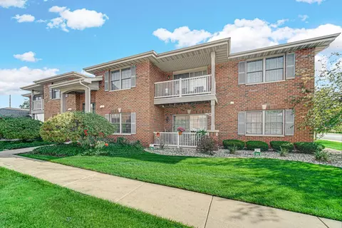 607 Cambridge Ct #2A, Munster, IN 46321 photo 1
