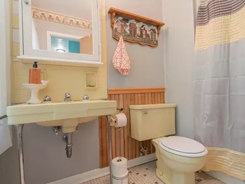 749 N 200, Valparaiso, IN 46383 photo 14