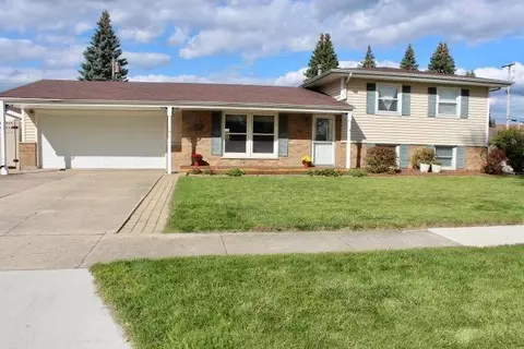 141 Carnation St, Dyer, IN 46311 photo 1