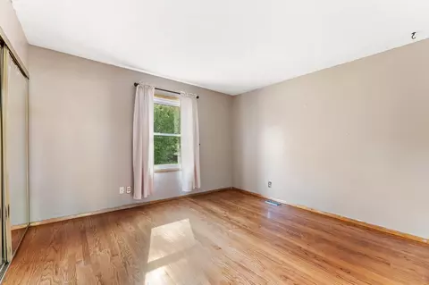 709 E 40th Pl, Griffith, IN 46319 photo 9
