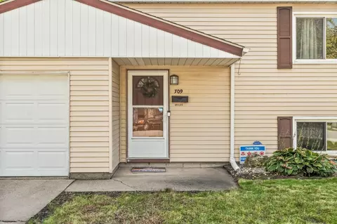 709 E 40th Pl, Griffith, IN 46319 photo 3