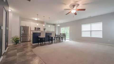 1250 Sawgrass Dr, Griffith, IN 46319 photo 4