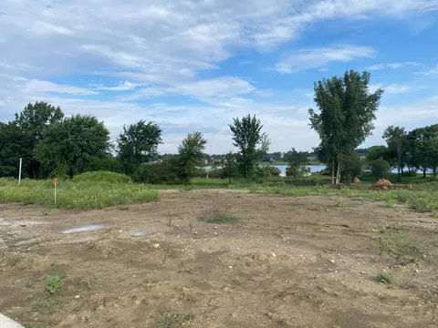 10122 Lakeview Dr, Saint John, IN 46373 photo 1