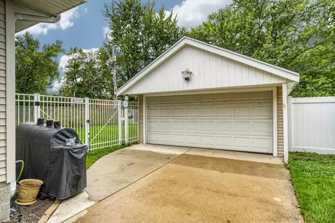 7940 Tapper Ave, Munster, IN 46321 photo 22