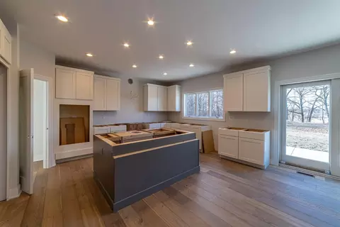 Kitchen - 9510 Tall Grass Trl, Saint John, IN 46373 photo 3 of 5