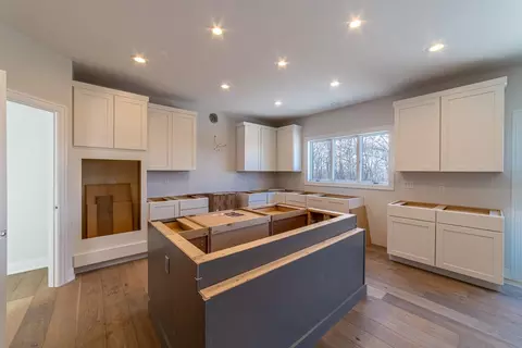 Kitchen - 9510 Tall Grass Trl, Saint John, IN 46373 photo 5 of 5