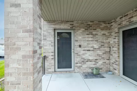 963 Oak Dr, Crown Point, IN 46307 photo 3