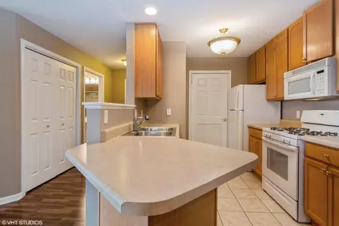 9835 Wildwood Cir #2D, Munster, IN 46321 photo 6