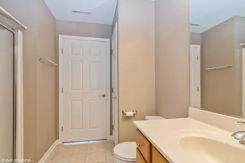 9835 Wildwood Cir #2D, Munster, IN 46321 photo 13