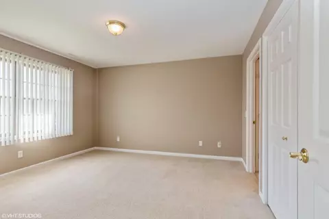 9835 Wildwood Cir #2D, Munster, IN 46321 photo 11