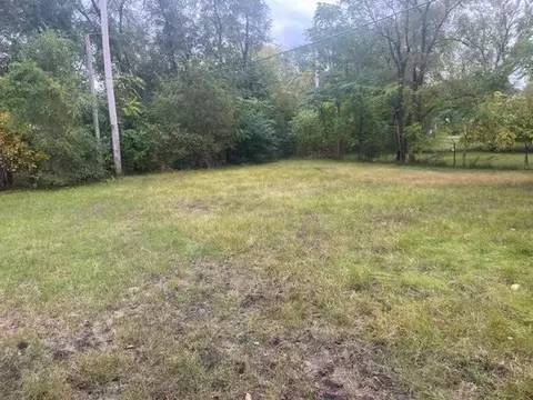 1179 Dearborn Cir, Gary, IN 46403 photo 3